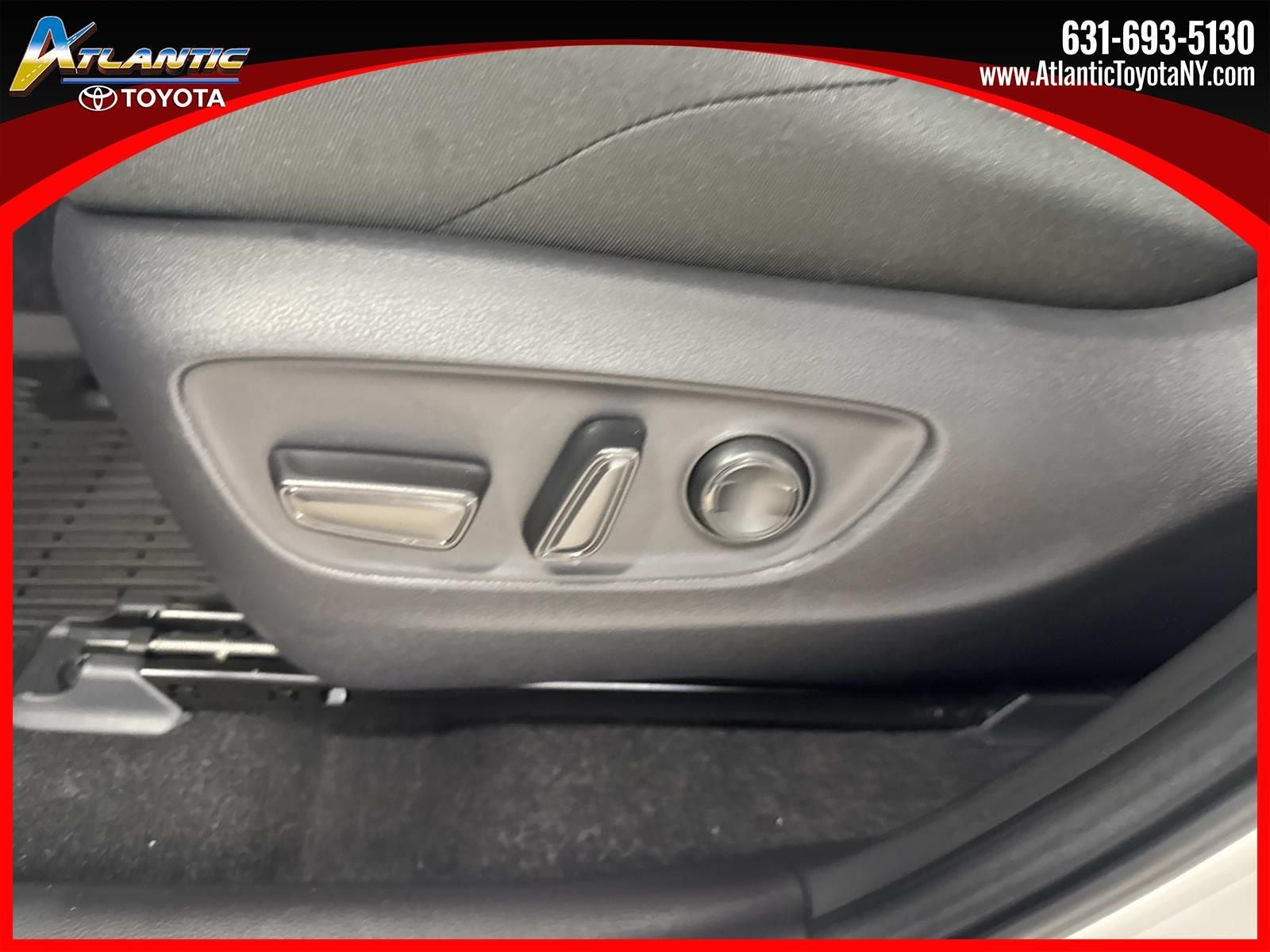 2025 Toyota RAV4 Plug-in Hybrid SE