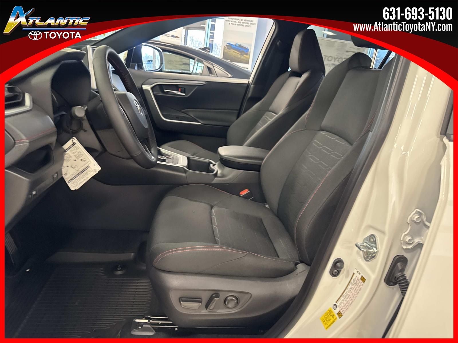 2025 Toyota RAV4 Plug-in Hybrid SE