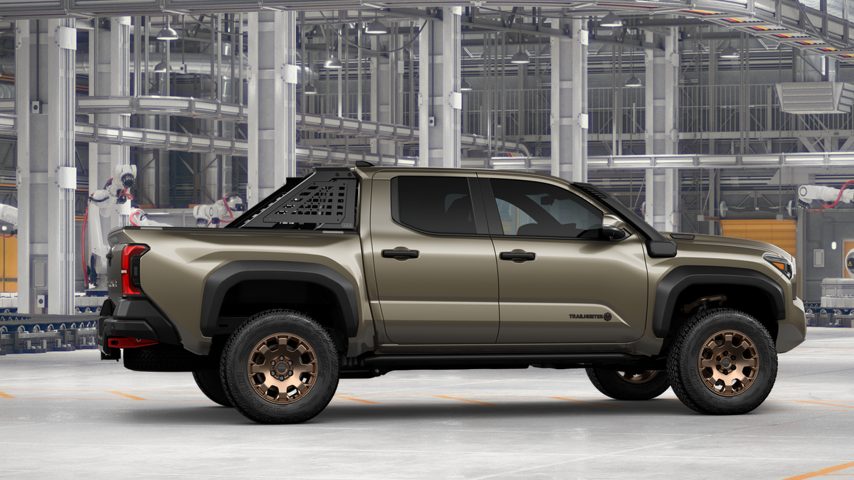 2026 Toyota Tacoma i-FORCE MAX Trailhunter