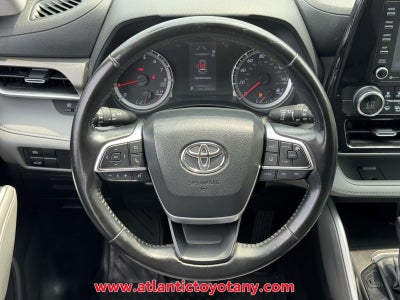 2022 Toyota Highlander LE
