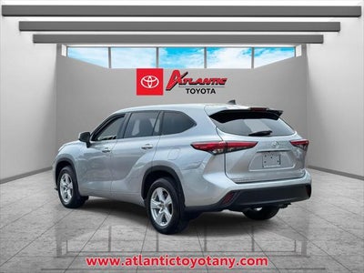 2022 Toyota Highlander LE
