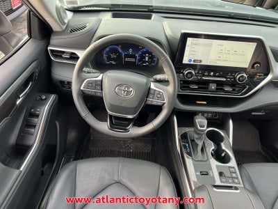 2024 Toyota Highlander Hybrid Platinum