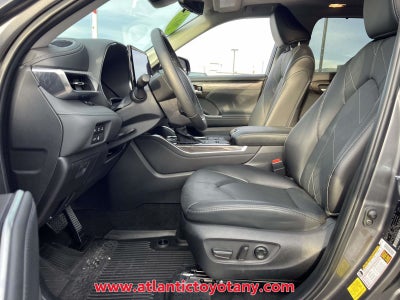 2024 Toyota Highlander Hybrid Platinum
