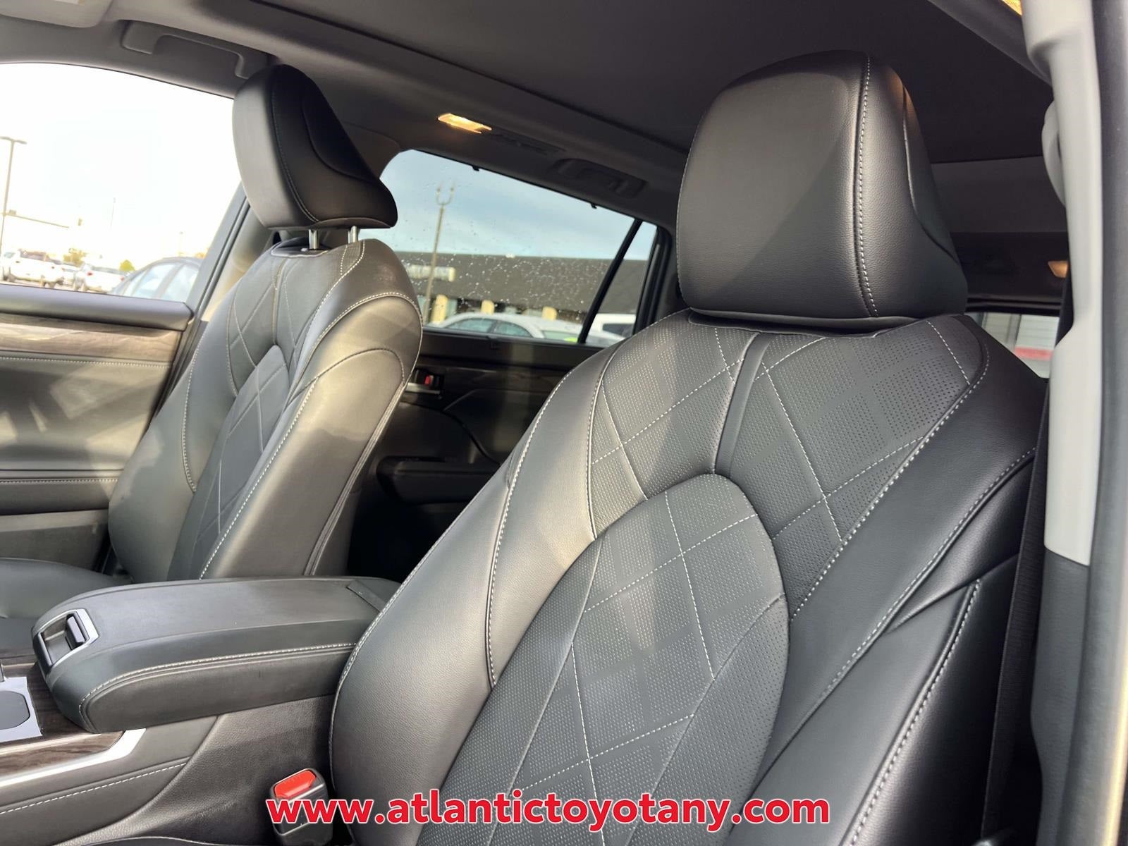 2024 Toyota Highlander Hybrid Platinum