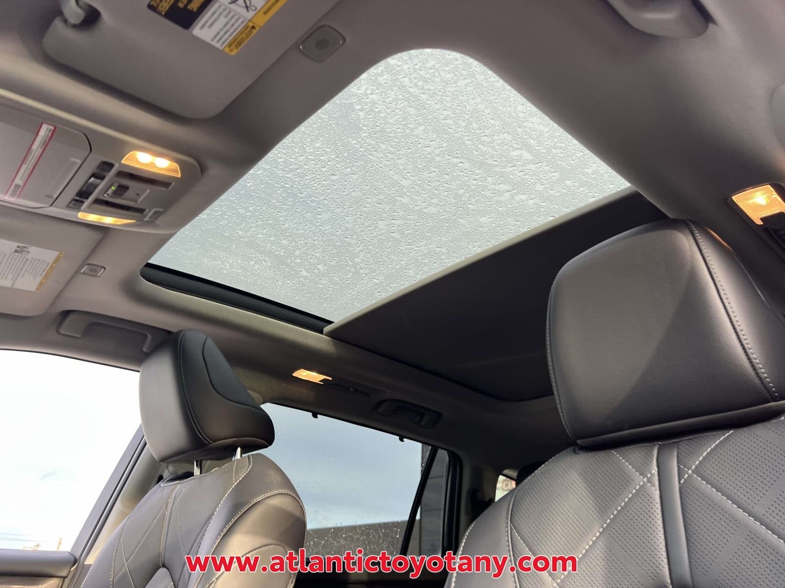 2024 Toyota Highlander Hybrid Platinum