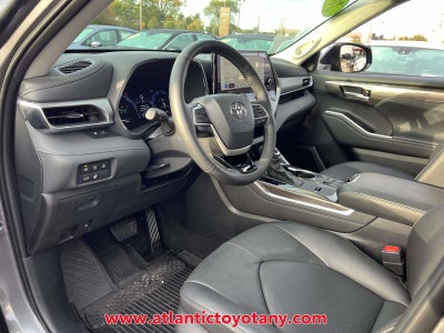 2024 Toyota Highlander Hybrid Platinum