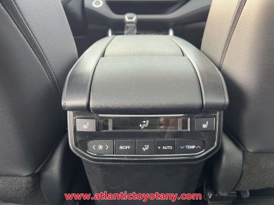 2024 Toyota Highlander Hybrid Platinum