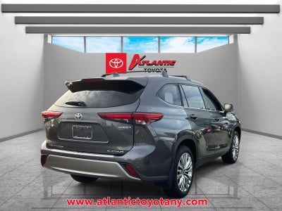 2024 Toyota Highlander Hybrid Platinum