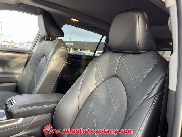 2024 Toyota Highlander Hybrid Platinum