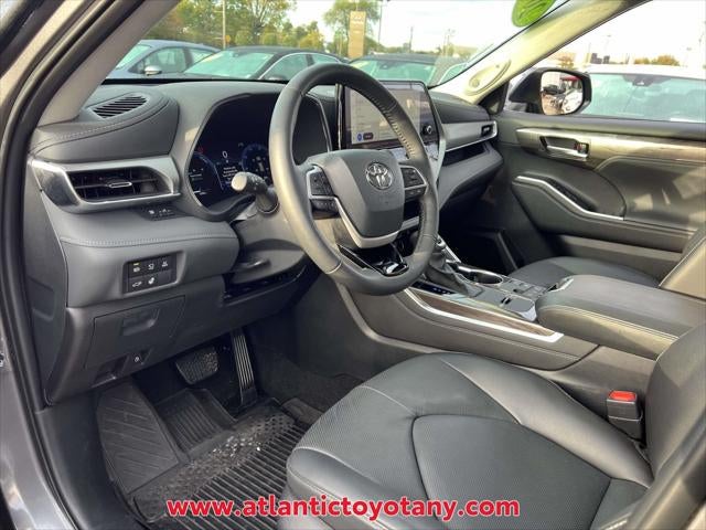 2024 Toyota Highlander Hybrid Platinum