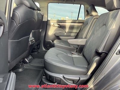2024 Toyota Highlander Hybrid Platinum