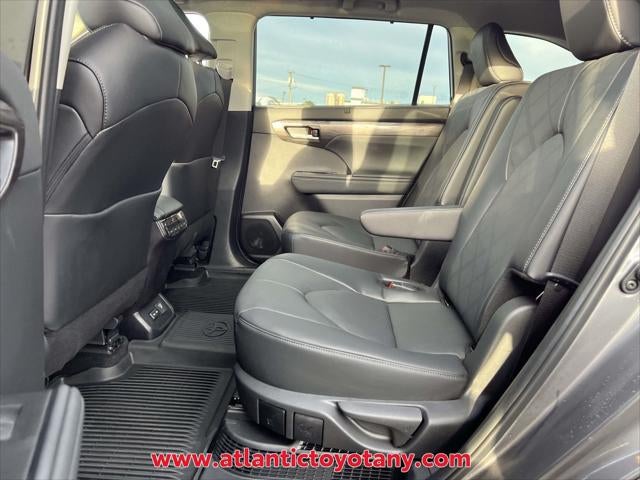 2024 Toyota Highlander Hybrid Platinum