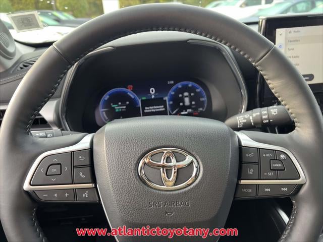 2024 Toyota Highlander Hybrid Platinum