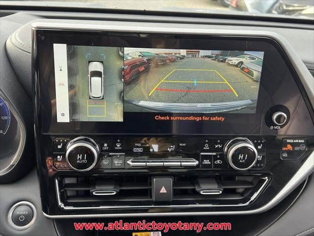 2024 Toyota Highlander Hybrid Platinum