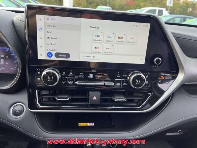 2024 Toyota Highlander Hybrid Platinum