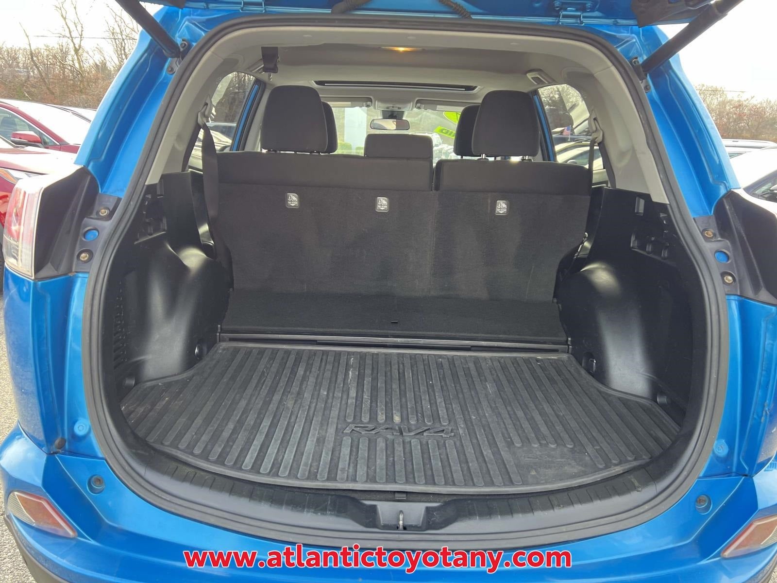 2017 Toyota RAV4 Hybrid XLE