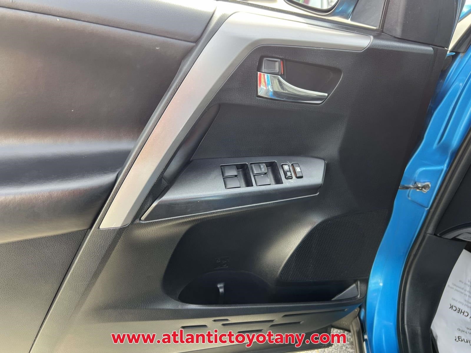 2017 Toyota RAV4 Hybrid XLE