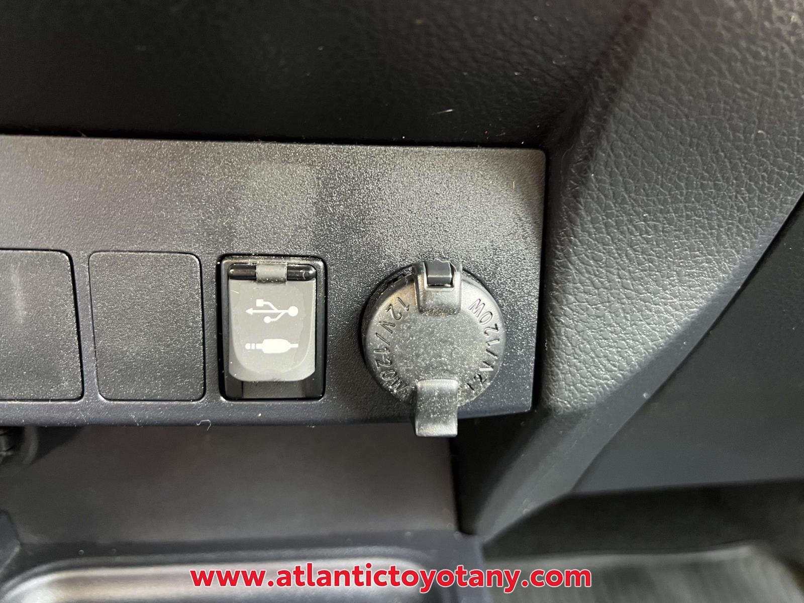 2017 Toyota RAV4 Hybrid XLE