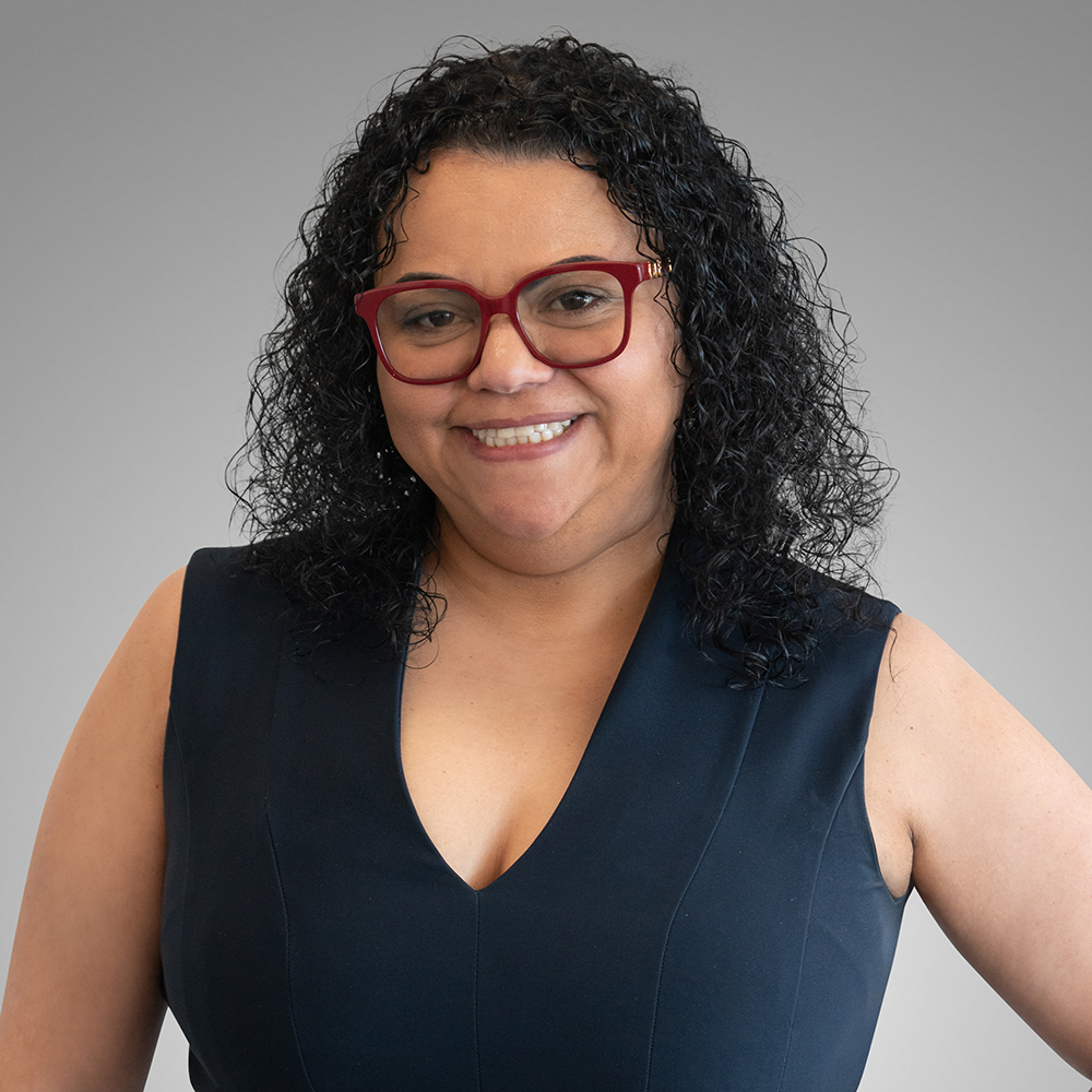 Rosa Walker-Speaks Spanish