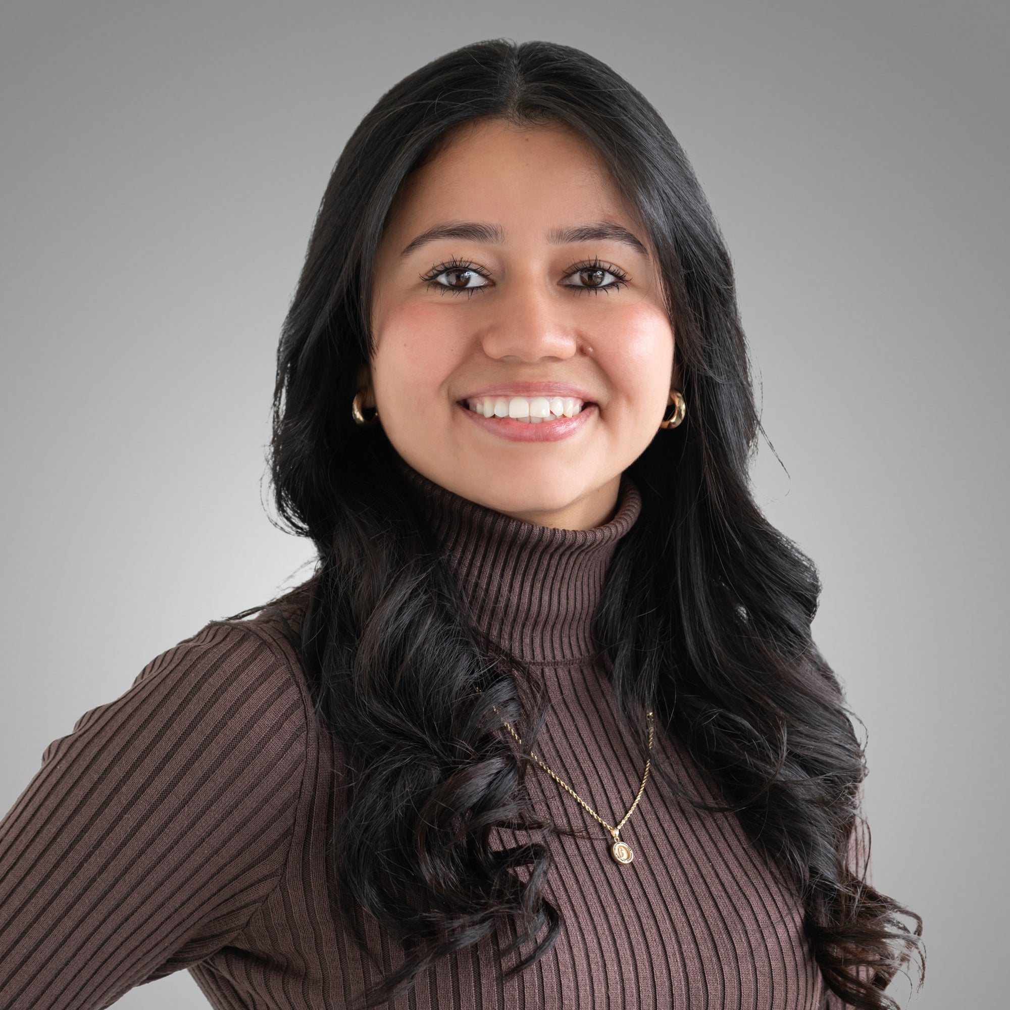 Brenda Hernandez-Speaks Spanish